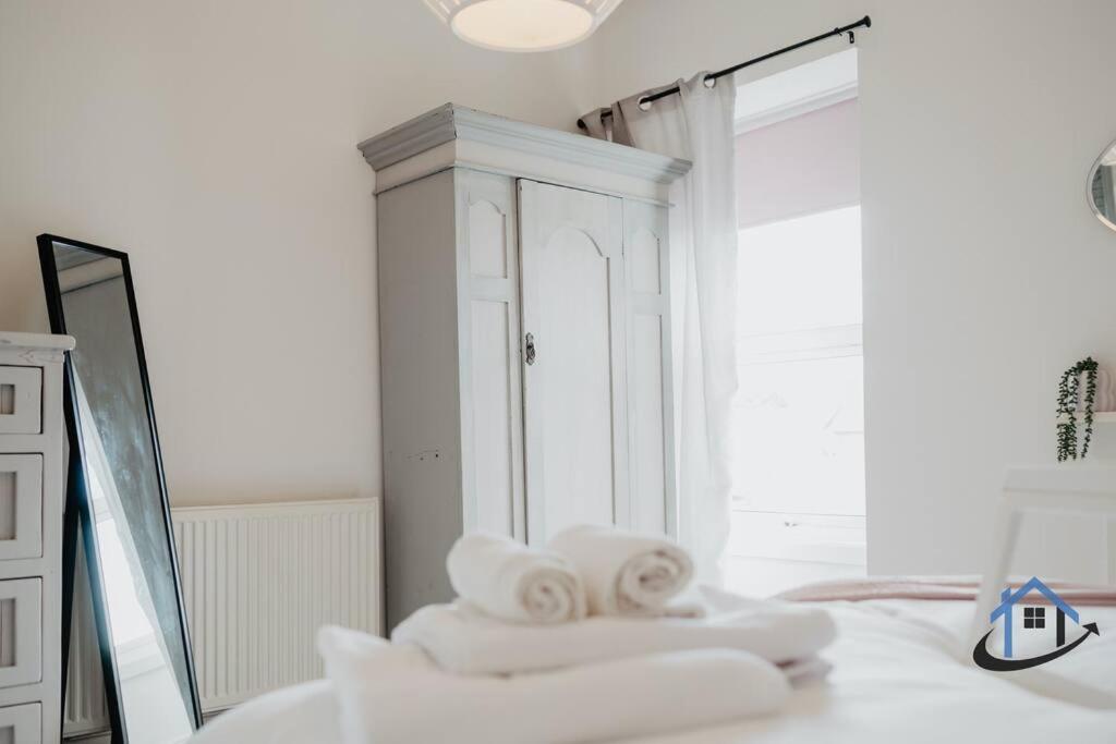 Indigo Snug - Gorgeous 2 Bed Flat In The Heart Of קרומר מראה חיצוני תמונה